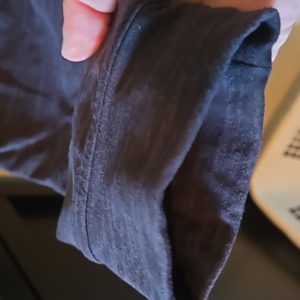 Men’s lululemon, like new. - Picture 5 of 10